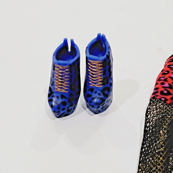 Lol Surprise Omg Big Sis Ferocious Rock Band Replacement Outfit Accessories Lot - Picture 5 of 8